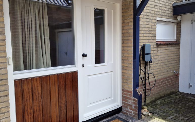 Kozijn met voordeur in Woudenberg